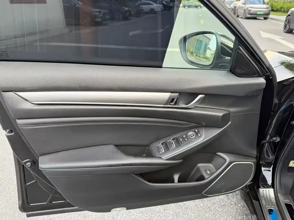 Honda Accord — фото 2