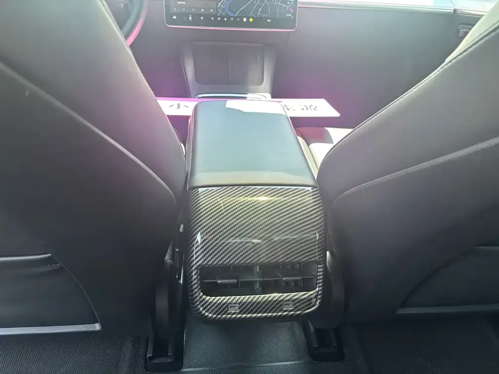 Tesla Model 3 — фото 3
