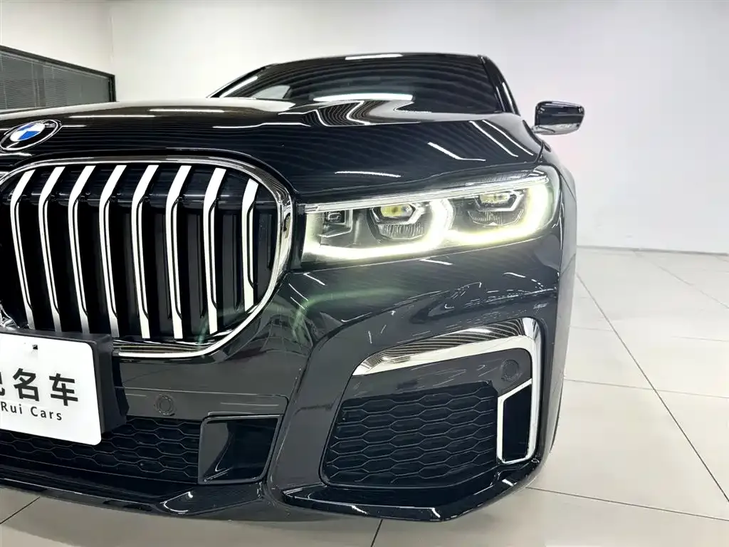 BMW 7 Series — фото 2