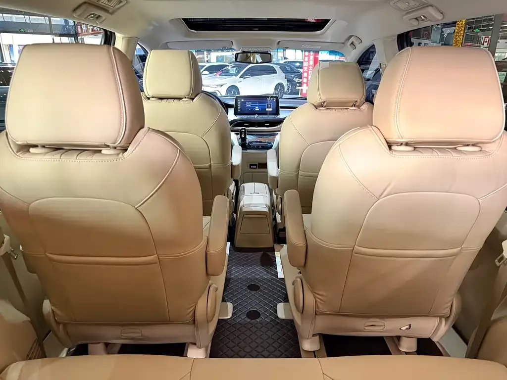 Buick GL8 2024 из CN, фото 2