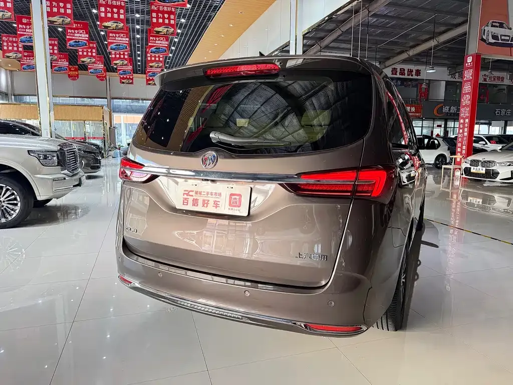 Buick GL8 2024 из CN, фото 3