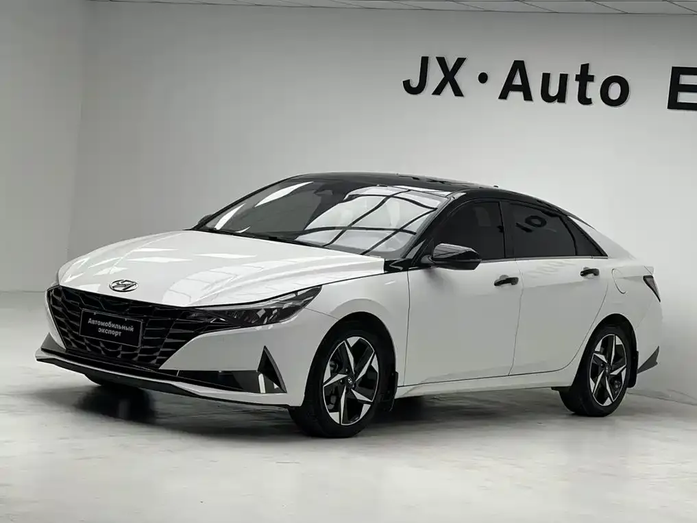 Hyundai Elantra — фото 1