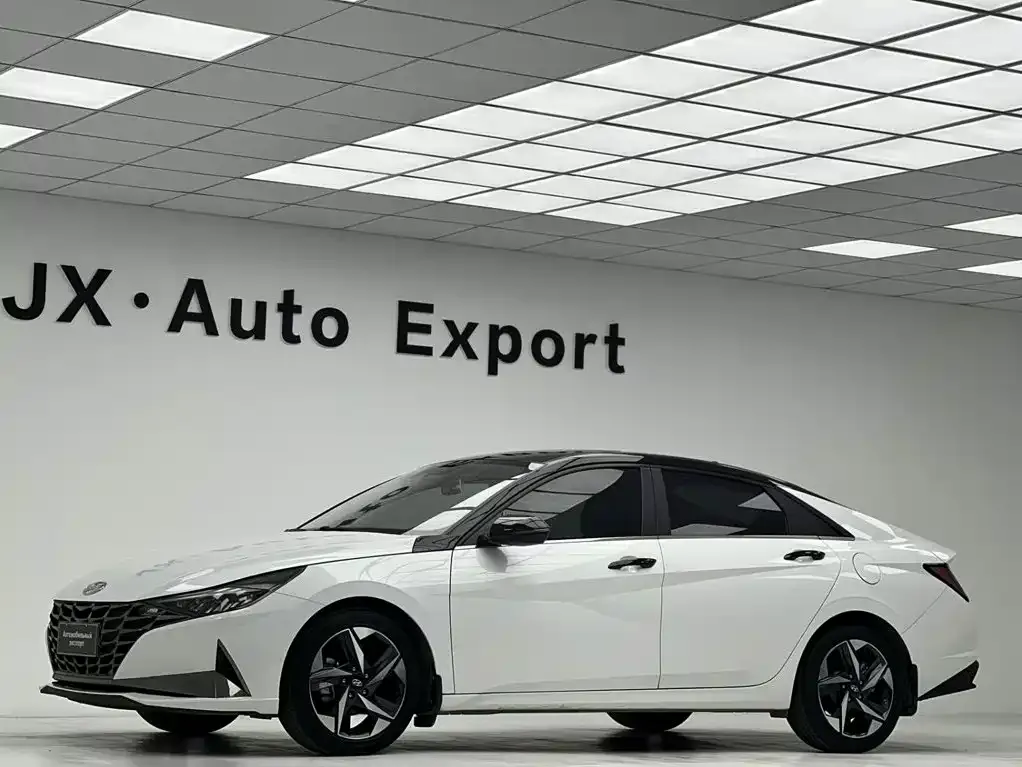 Hyundai Elantra — фото 10