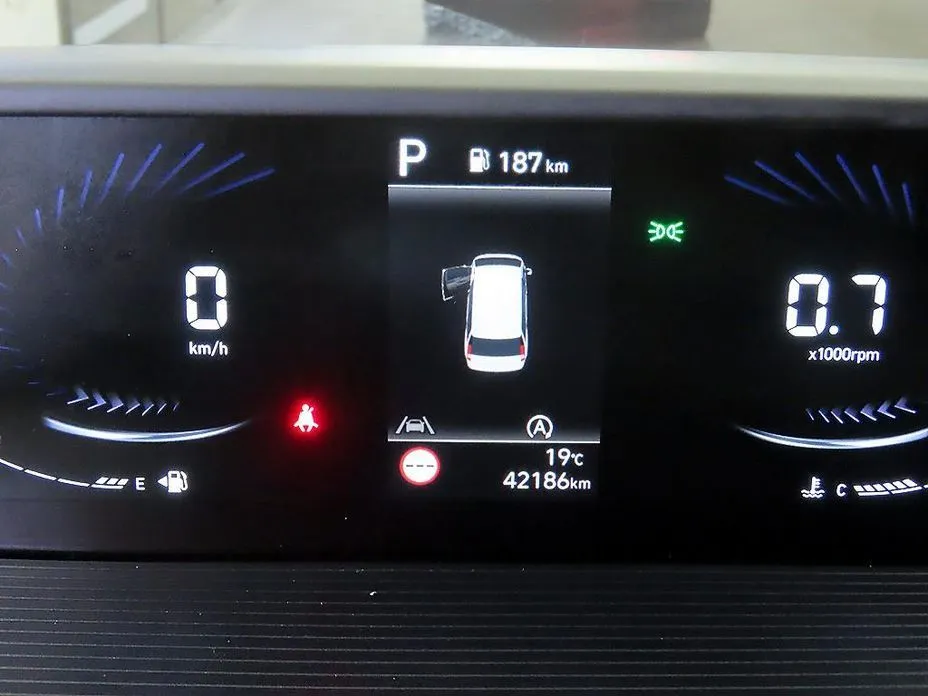 Hyundai Staria — фото 2
