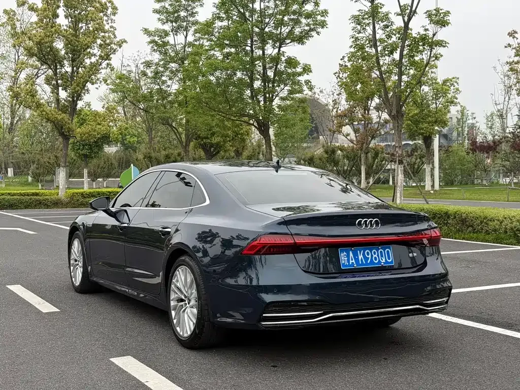 Audi A7L — фото 7