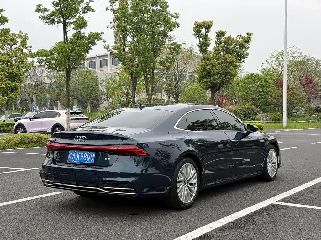 Audi A7L — фото 9