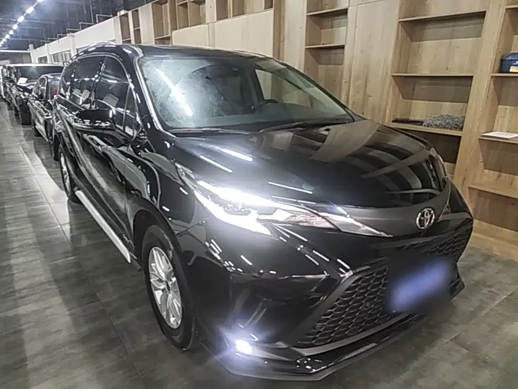 Toyota Granvia — фото 10