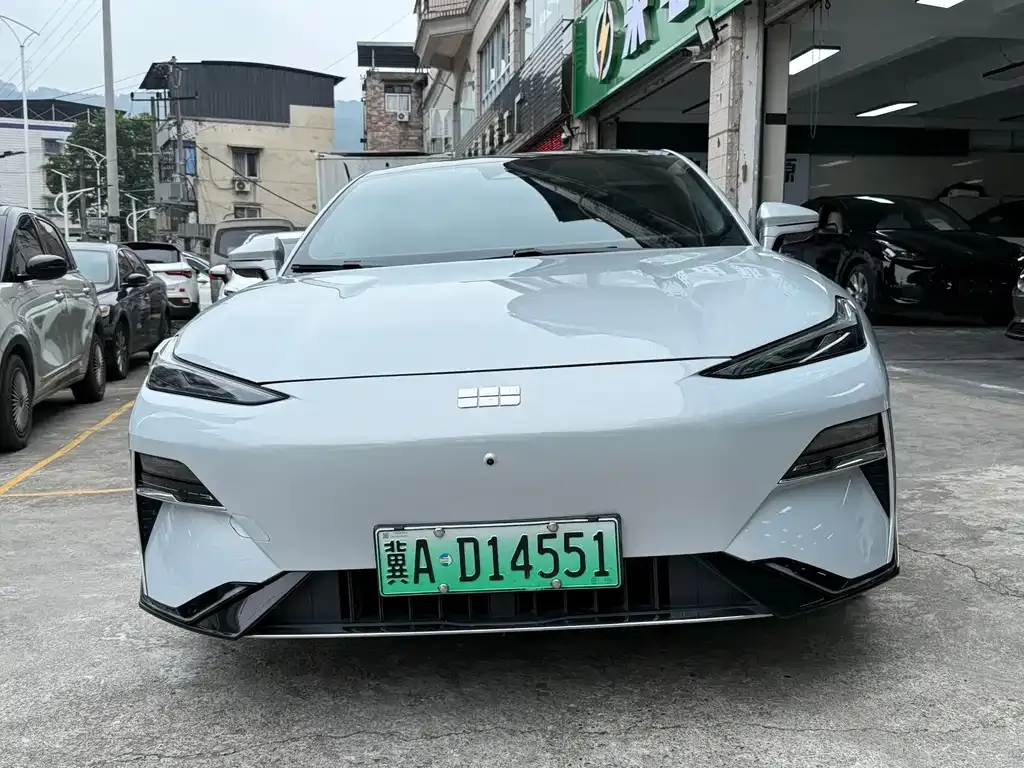 Geely Galaxy E8 — фото 1