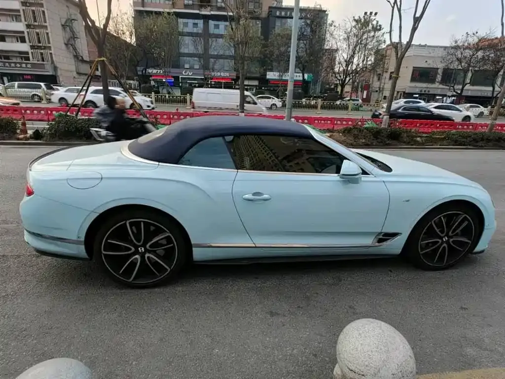 Bentley Continental — фото 6