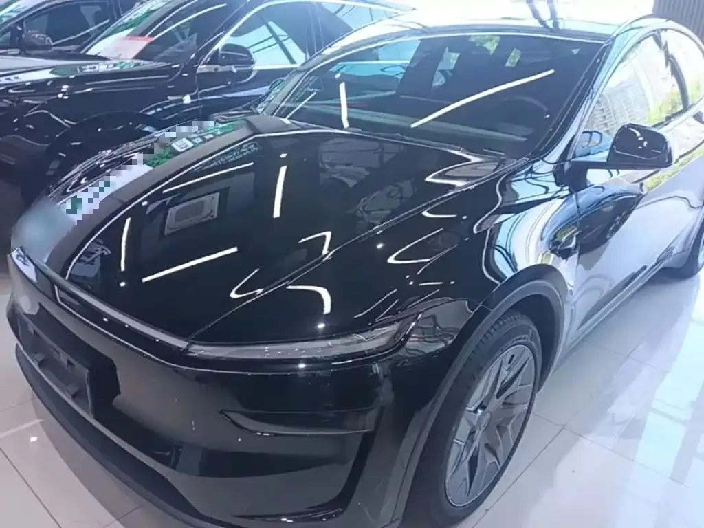 Tesla Model Y L — фото 4