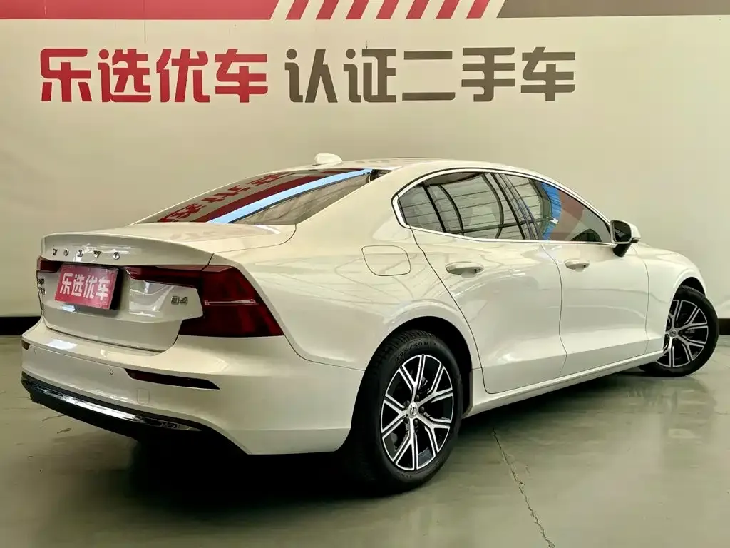 Volvo S60 — фото 4