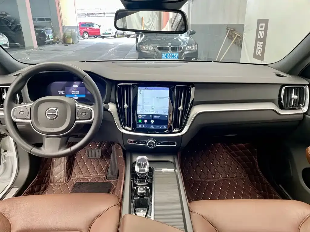 Volvo S60 — фото 10