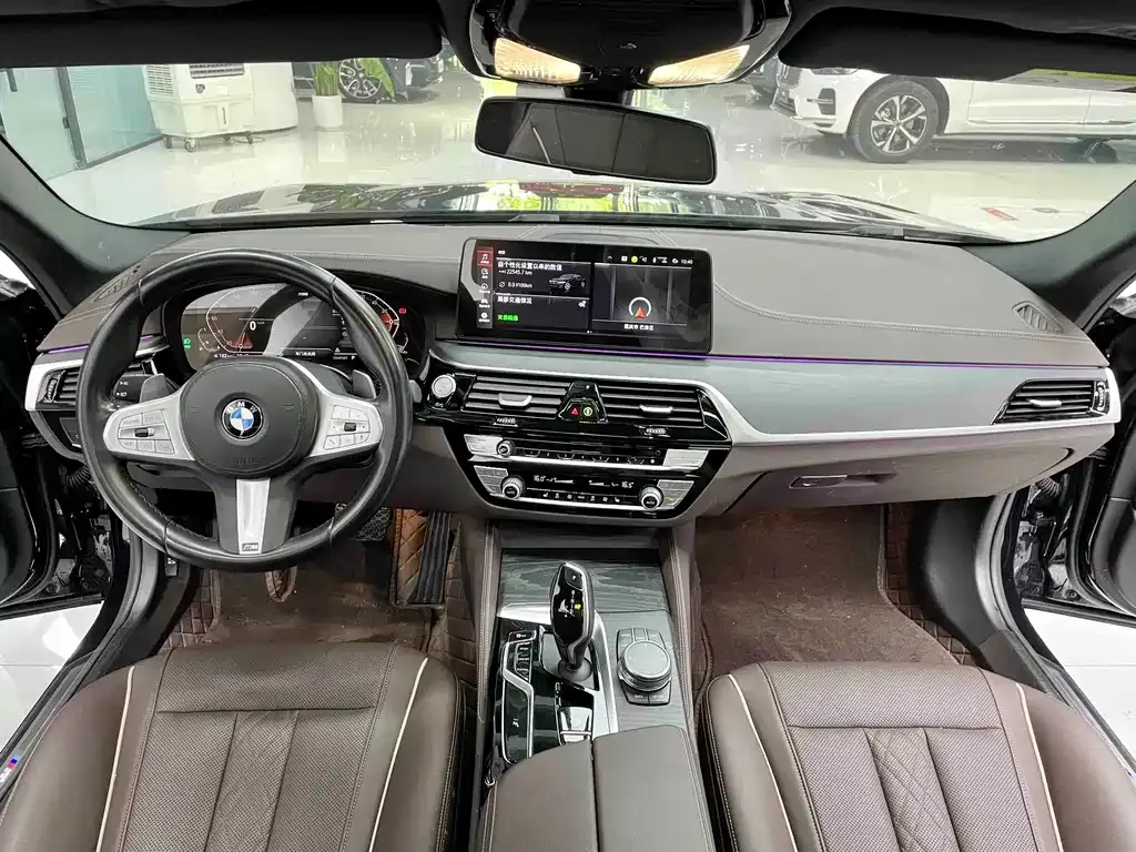 BMW 5 Series — фото 9