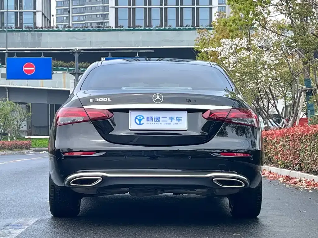 Mercedes-Benz E-Class — фото 10