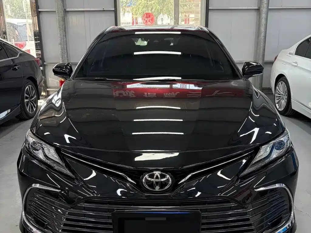 Toyota Camry — фото 4