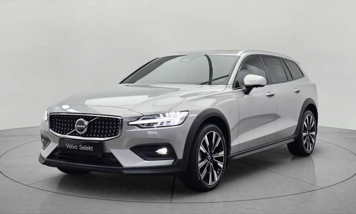 Volvo V60 — фото 1