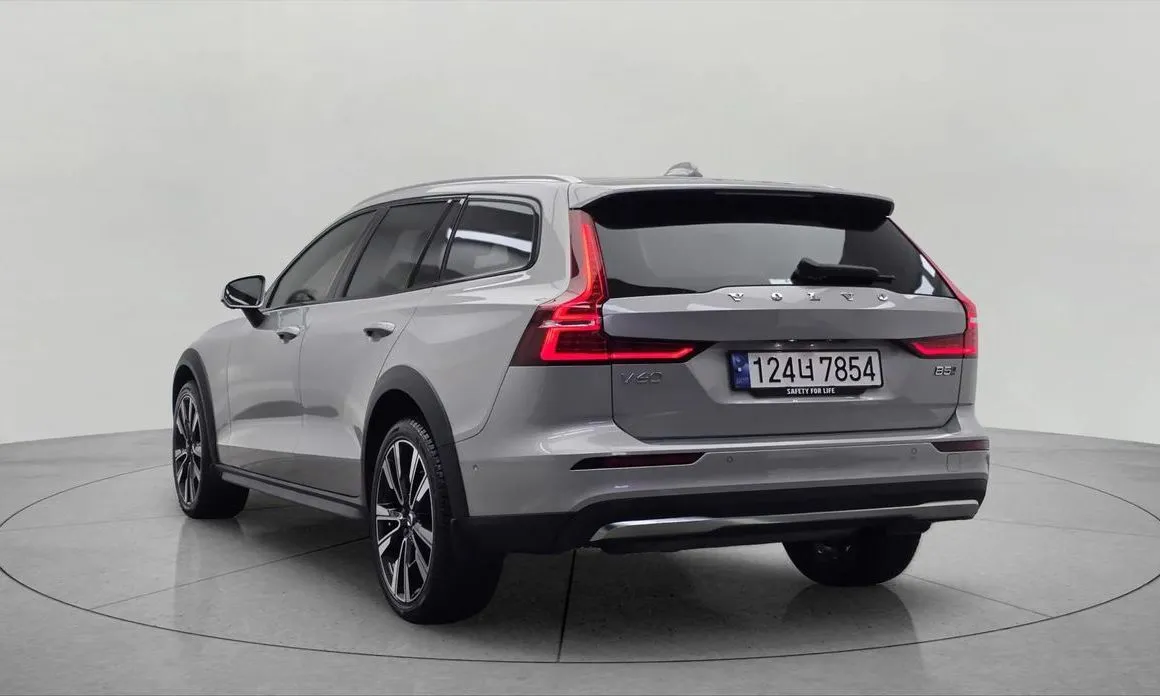Volvo V60 — фото 8