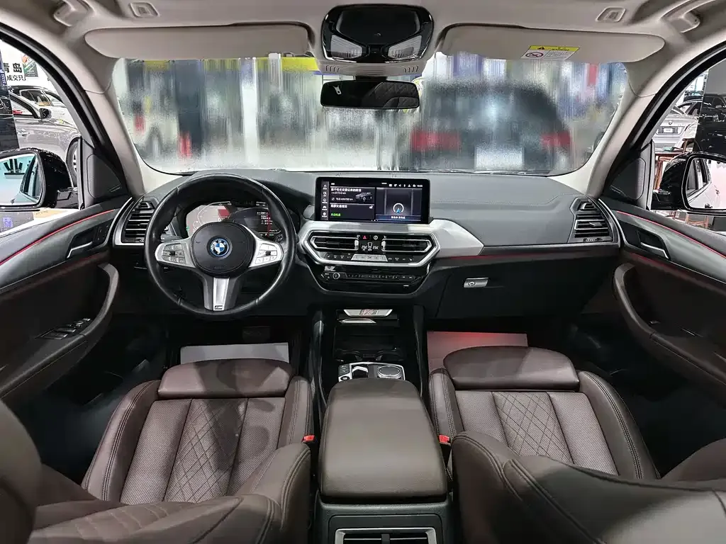 BMW iX3 — фото 6