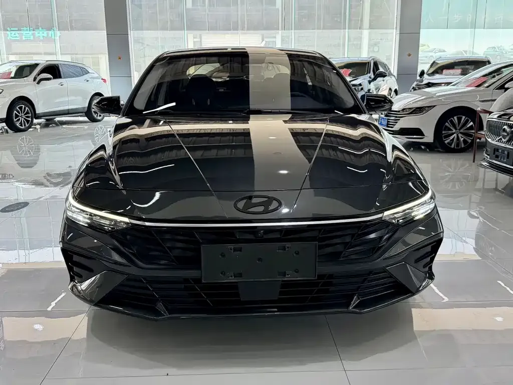 Hyundai Elantra — фото 6