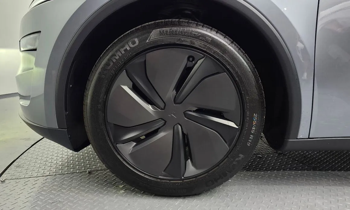 Tesla Model Y 2026 из KR, фото 4