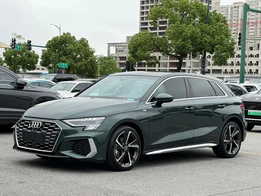 Audi A3 — фото 1