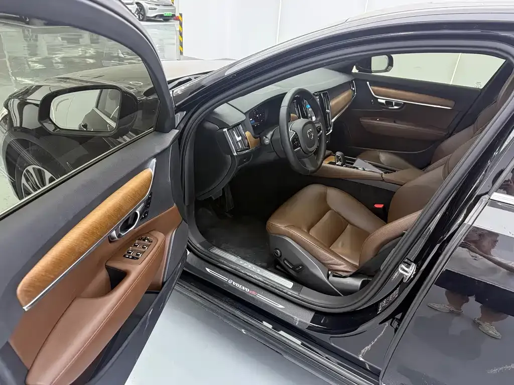 Volvo S90 — фото 10