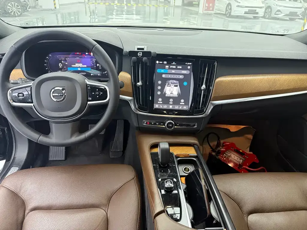 Volvo S90 — фото 9