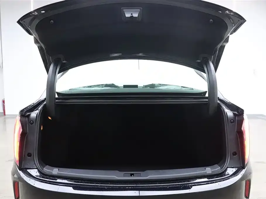 Hongqi E-QM5 — фото 8