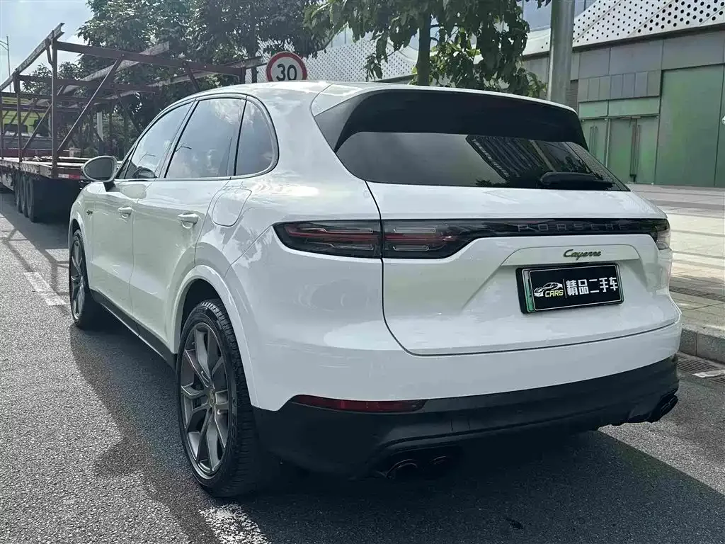 Porsche Cayenne Hybrid — фото 7