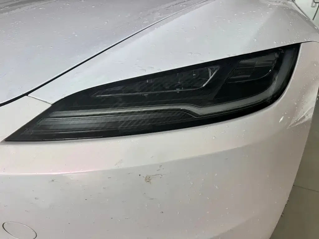 Tesla Model 3 — фото 4