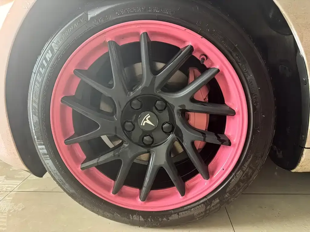 Tesla Model 3 — фото 10