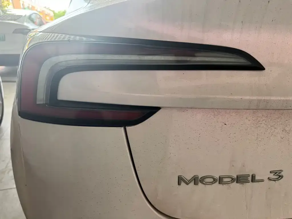 Tesla Model 3 — фото 6
