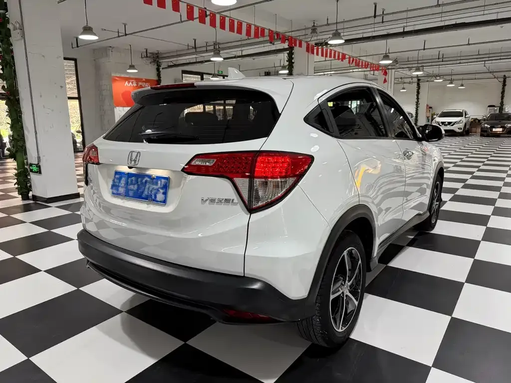 Honda Vezel — фото 9