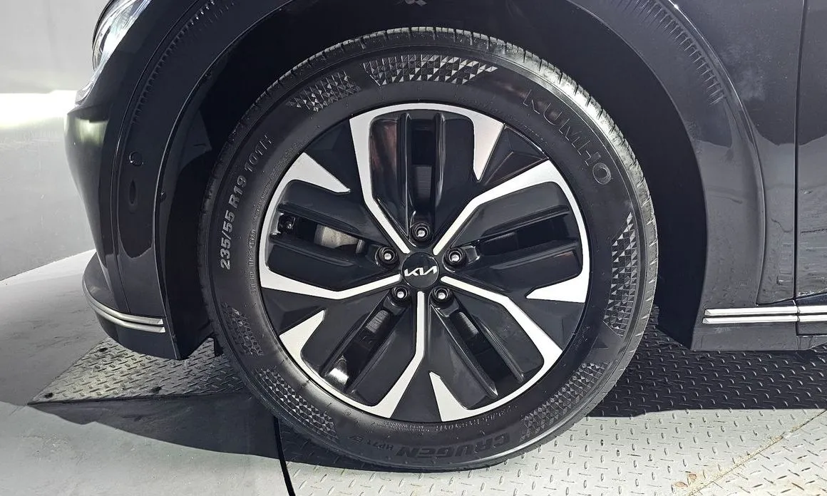 Kia EV6 — фото 8