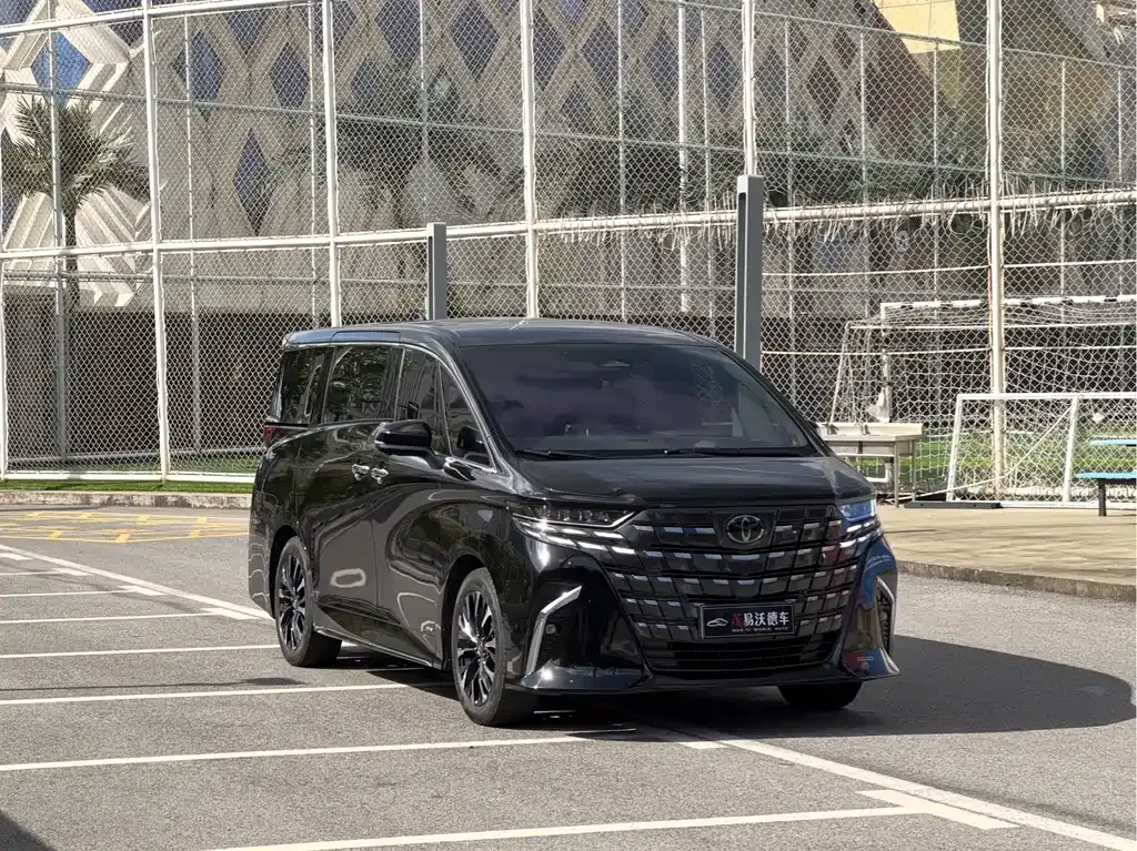 Toyota Alphard — фото 10