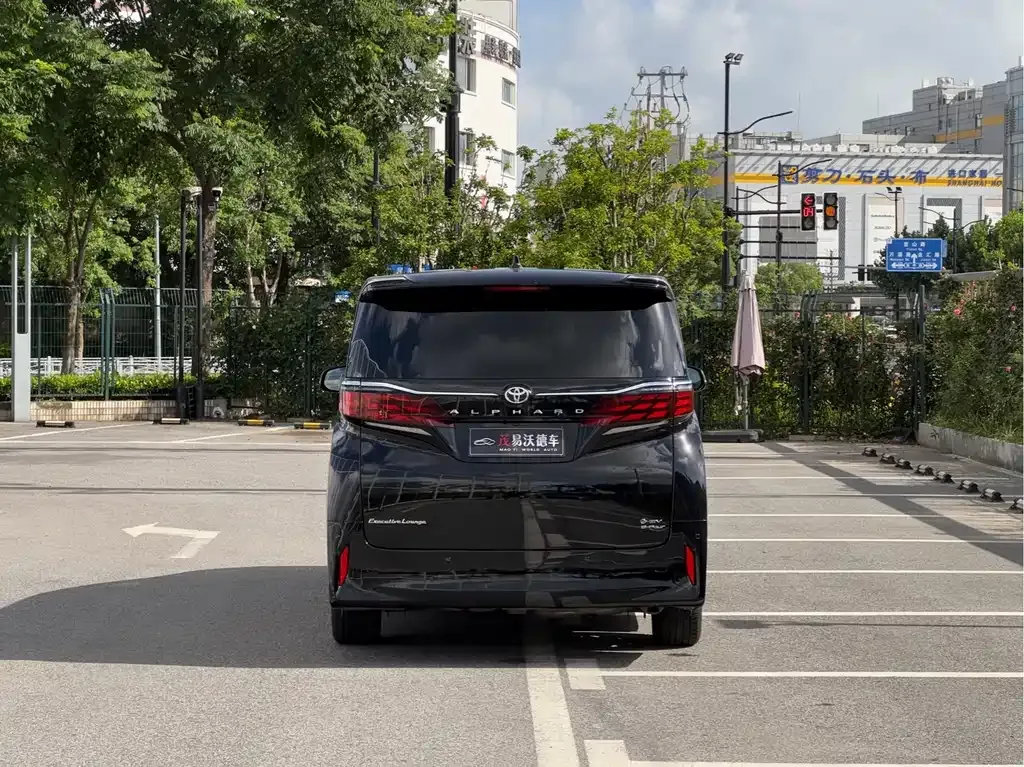 Toyota Alphard — фото 5