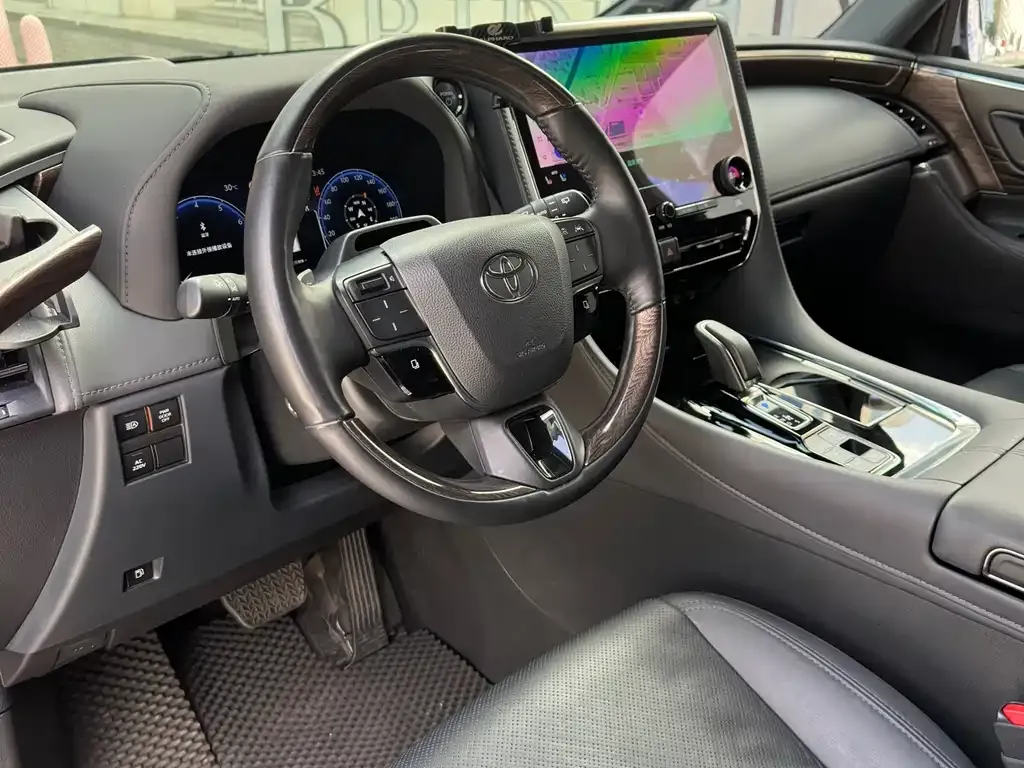 Toyota Alphard — фото 3