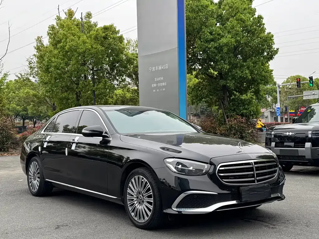 Mercedes-Benz E-Class — фото 10