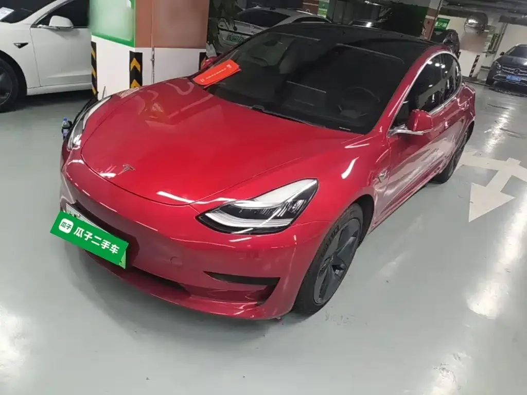 Tesla Model 3 — фото 1