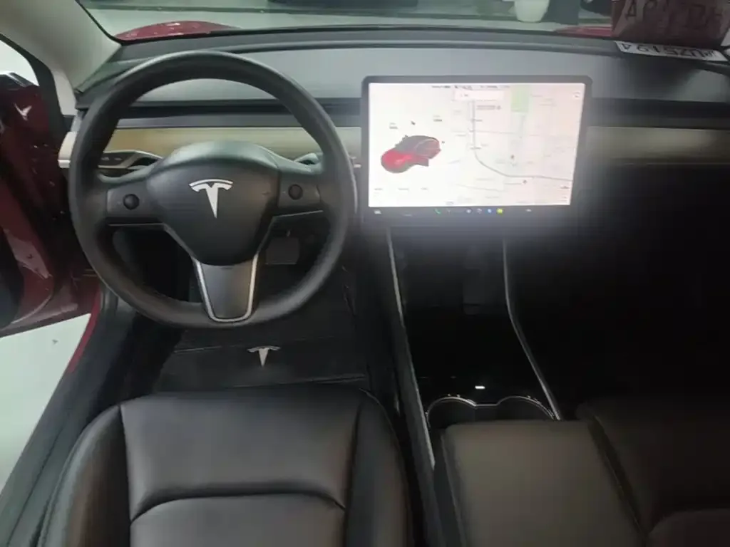 Tesla Model 3 — фото 9