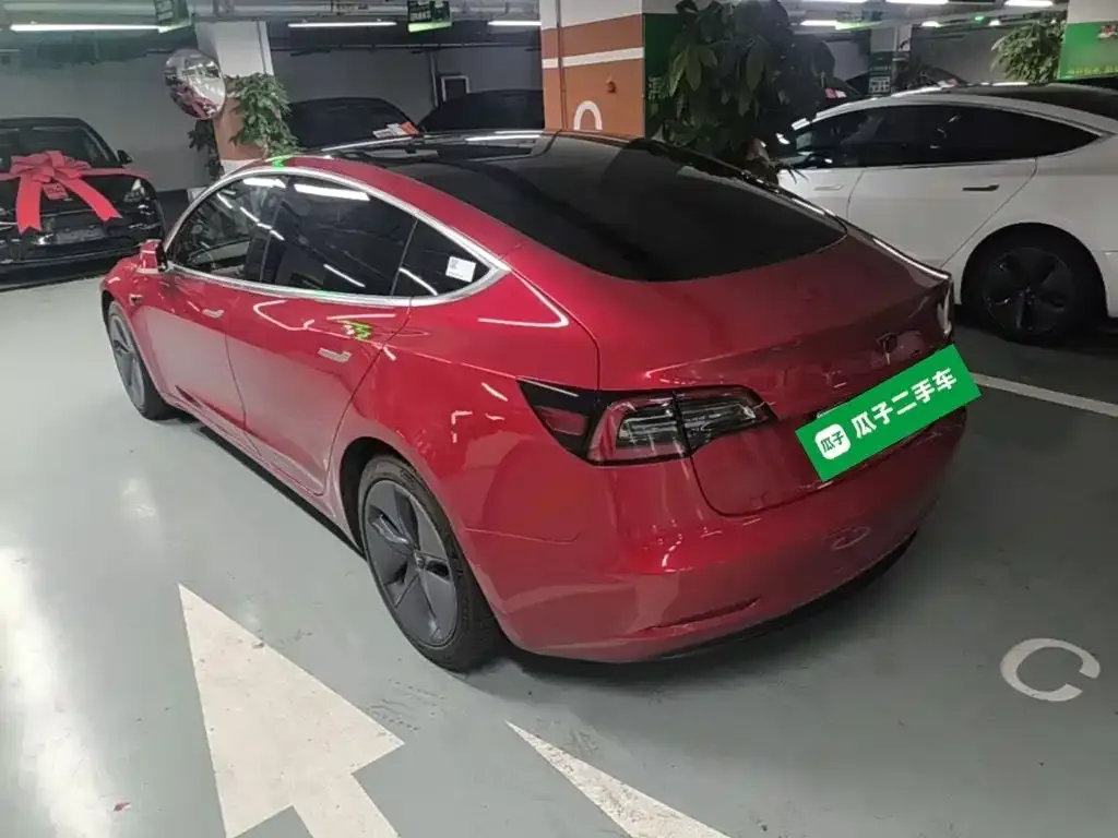 Tesla Model 3 — фото 8