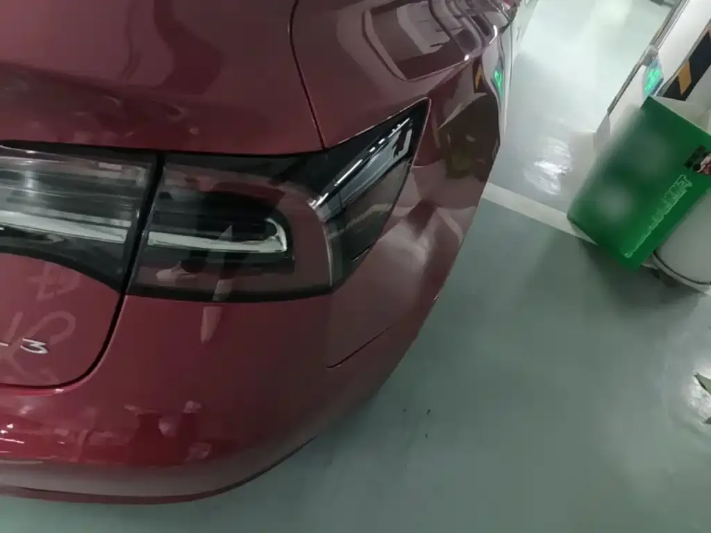 Tesla Model 3 — фото 4