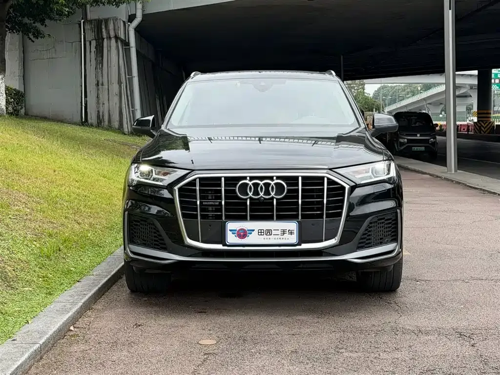 Audi Q7 — фото 10