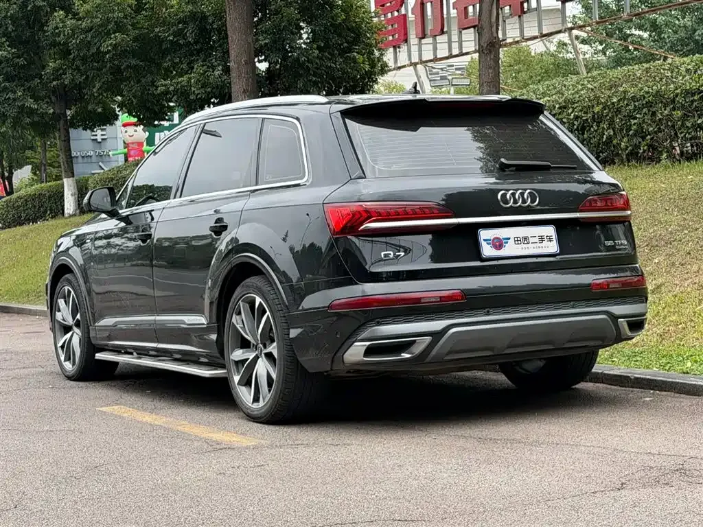 Audi Q7 — фото 6