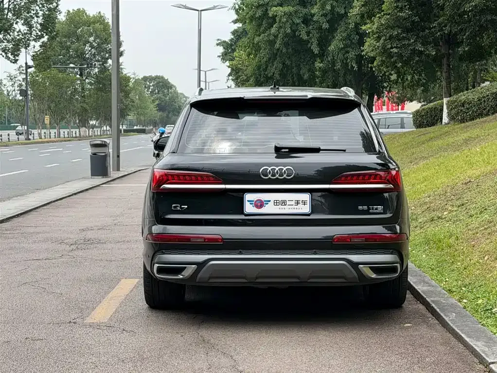 Audi Q7 — фото 3