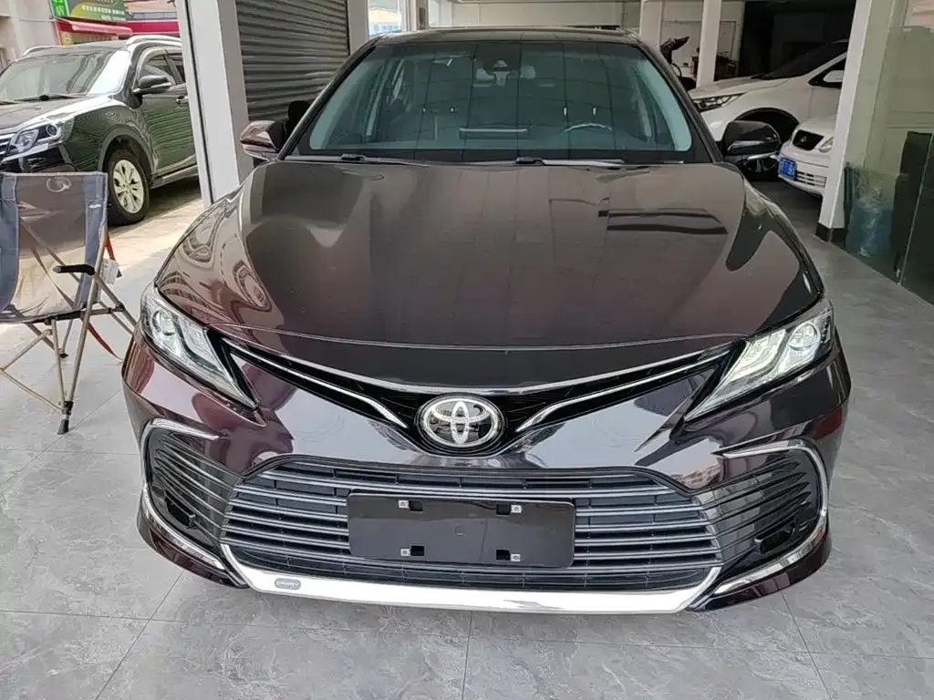 Toyota Camry — фото 5