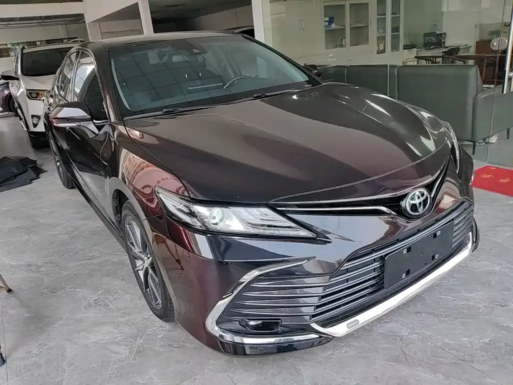 Toyota Camry — фото 6