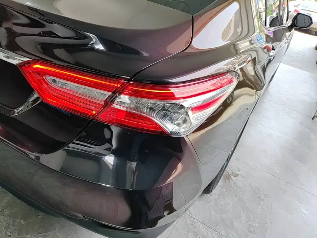 Toyota Camry — фото 3