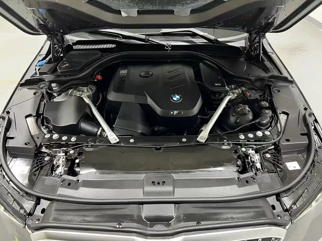 BMW 5 Series — фото 10