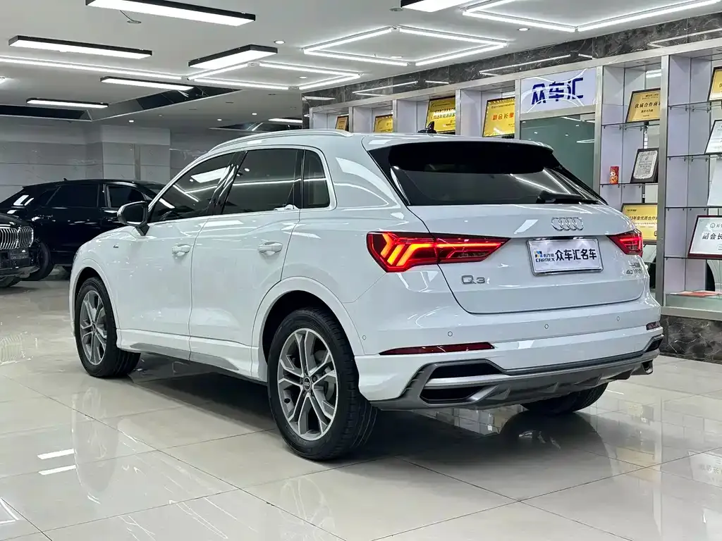 Audi Q3 — фото 10